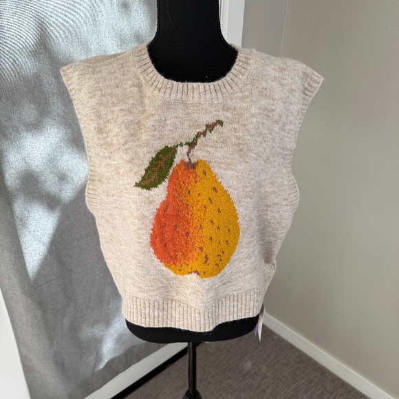 Sweater Vest - Picture 1 of 6